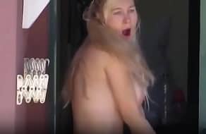 Indecentes voisines, los vecinos pervertidos que buscan fotos de chicas desnudas